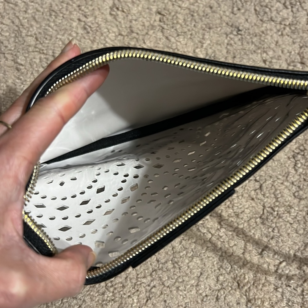 Wristlet - Picture 4 of 4